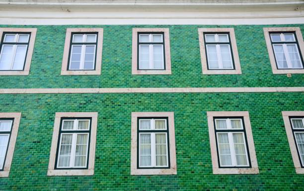 LISBOA, DE NOVO MENINA E&nbsp;MOÇA